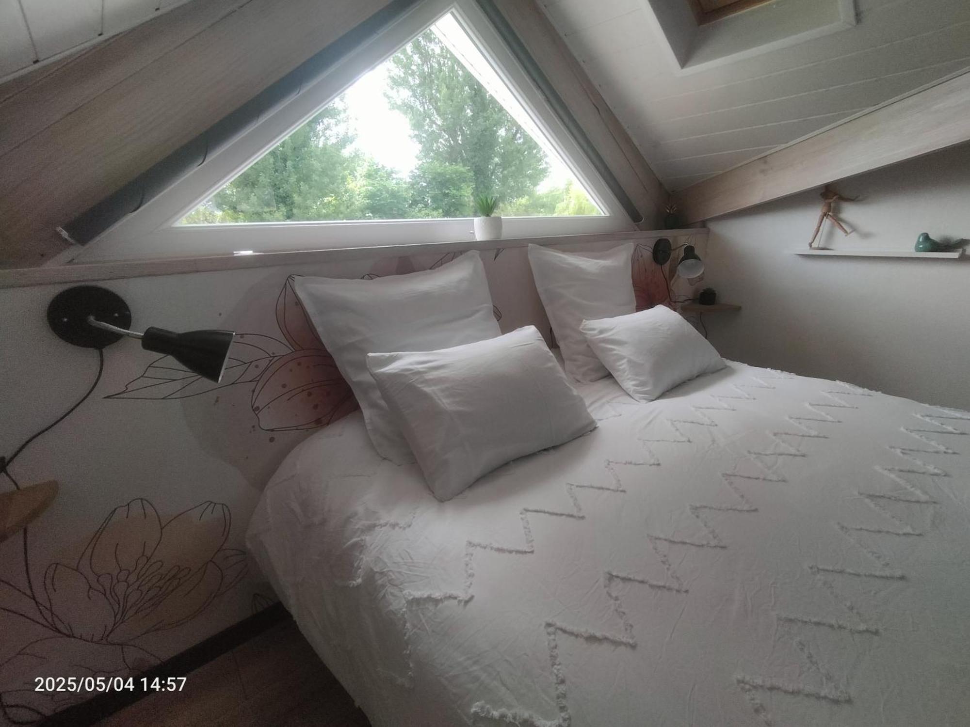 Au Bord Du Vieux Moulin Apartment เมรินแญค ภายนอก รูปภาพ